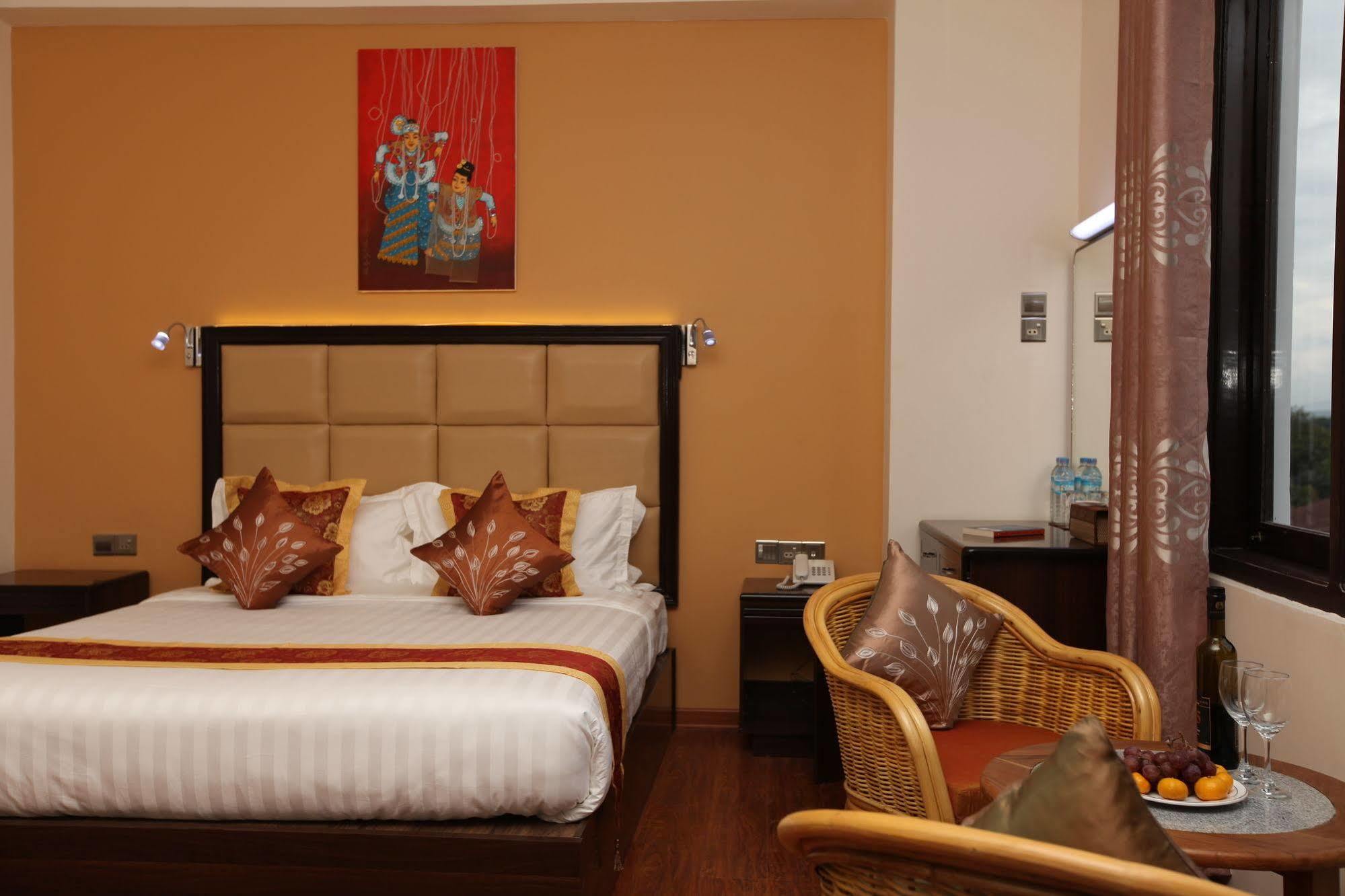 The Hotel Emperor-Inle Ньоншуэ Экстерьер фото